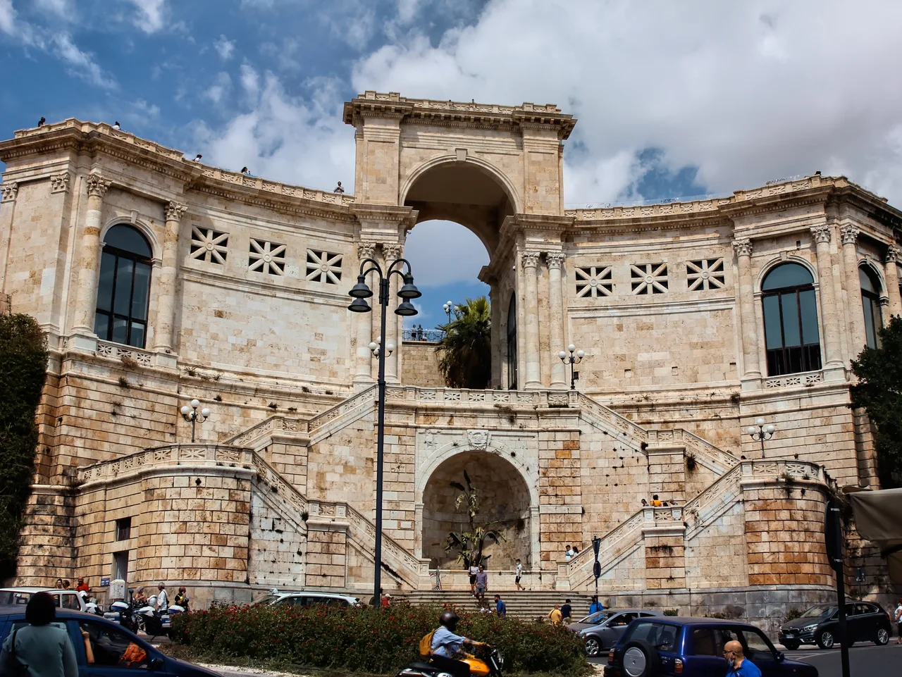 Il Bastione di Saint Remy e la sua scalinata, nel centro di Cagliari