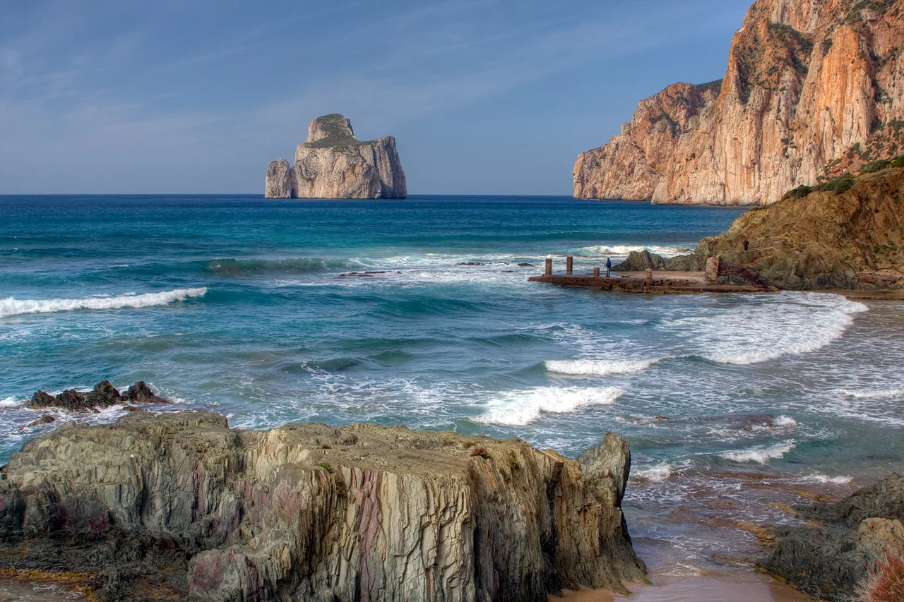 La costa di Masua e il faraglione Pan di Zucchero
